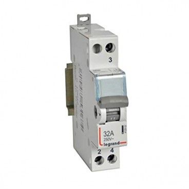 Interruptor de 3 posições com ponto médio 1 contato 32A 250V 1 módulo. LEGRAND 412902