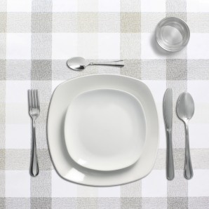 Toalha de Mesa Retangular Antimanchas em Oleado 140 x 250 cm. Xadrez Bege 2