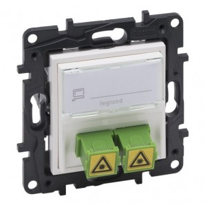Frontal Niloé Step para bases telefónicas e informáticas fibra óptica, blanco mate LEGRAND 864144