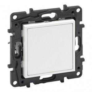 Tapa ciega y adaptador para Mosaic Niloé Step, blanco mate LEGRAND 864179