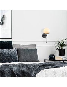 Aplique de pared de una luz negro con tulipa de cristal Model 8 2