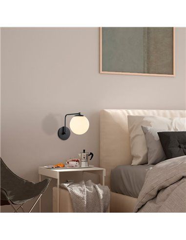 Aplique de pared negro con tulipa de cristal Model 12