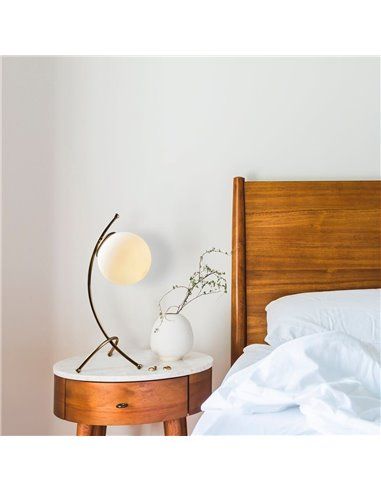Lámpara de mesa oro viejo Model 16