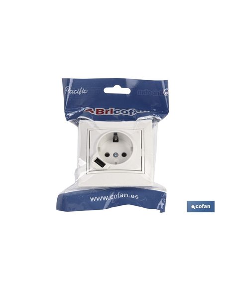 Base Enchufe Usb Monobloc Modelo Pacific 2p+T Con Obturador 16a 250v 2.1a 5v