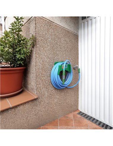 Soporte Para Mangueras De Jardín. Fijación a la  Pared. Realizado en Plastico