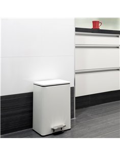 Emuca Rechteckiger Recycling-Container für den Außenbereich mit Pedalöffnung, Weiß, Aluminium 2