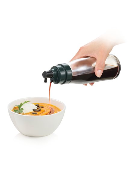 Aceitera con pulverizador “Grandchef” con vertedor para condimentar fabricada en vidrio de alta calidad y plástico resistente 25