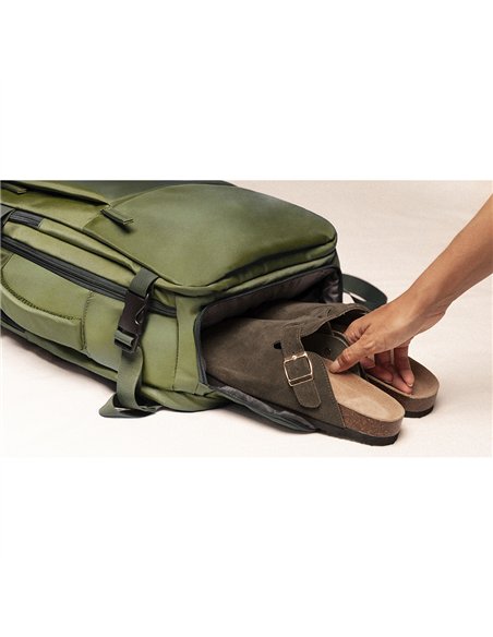 NUMADA Mochila impermeable de 20l “Explorer B40” multibolsillos + puerto USB color verde militar