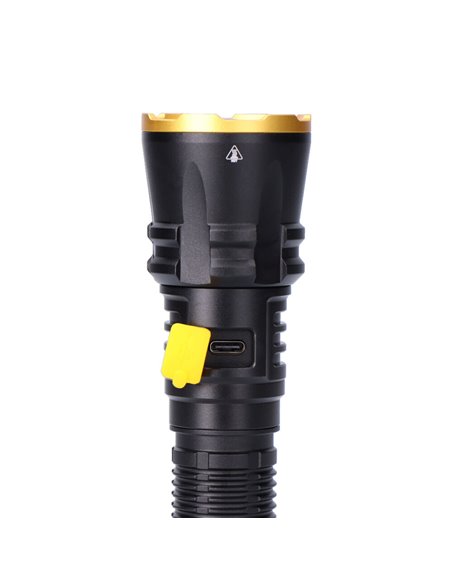 LINTERNA LED DE LARGO ALCANCE 1800 lm