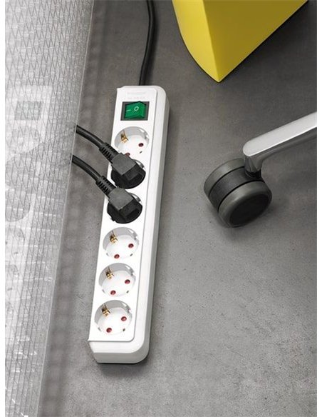 Brennenstuhl-1159520015-Base múltiple Eco-Line blanca con interruptor (6 tomas y 1.5 m)