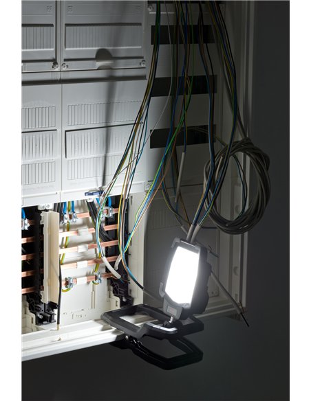 Brennenstuhl-1173070020-Foco de trabajo LED portátil con pinza abrazadera CL 4050 MA, IP65
