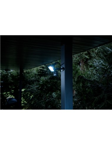 Brennenstuhl-1171250142-Foco LED JARO 1060 P con detector infrarrojo de movimientos, 1150 lm, 10 W, IP65