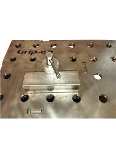 Grip-on-PER-028-124-Perno de sujeción de Ø 28 mm para mesas perforadas 2