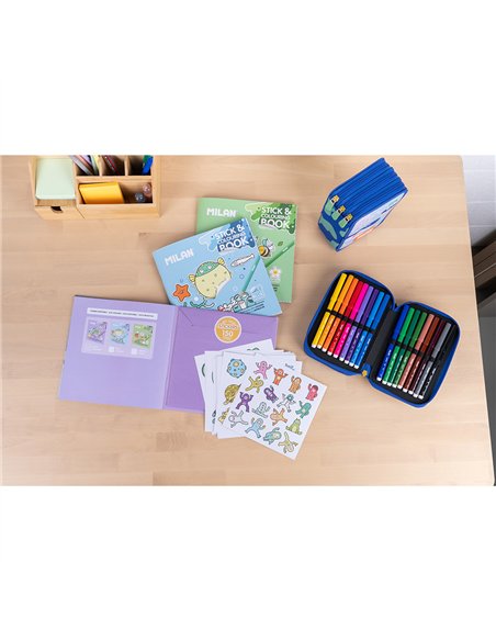 Cuaderno con adhesivos para colorear alien invasion