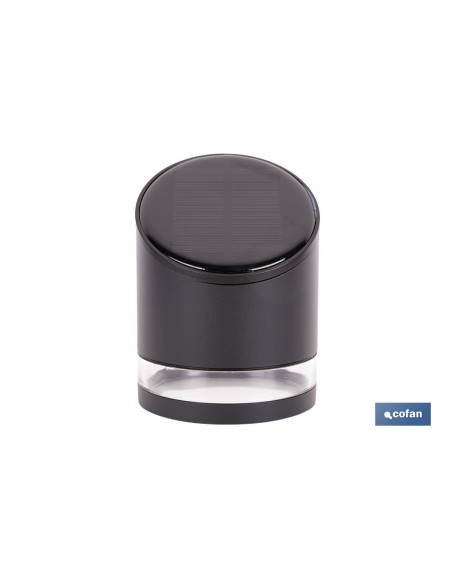Schwarze Solar-LED-Wandleuchte mit Sensor 3,7 V 1,2 Ah IP65