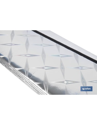 Parasol aluminisé effet laser avec ventouses 70 x 150 cm