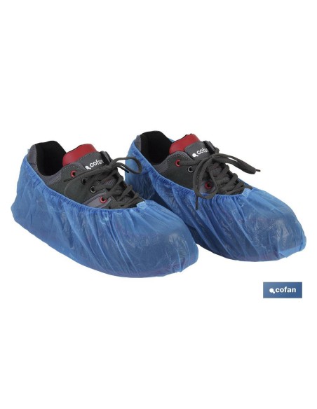 Pack of 100 blue polyethylene shoe covers with elastic fit