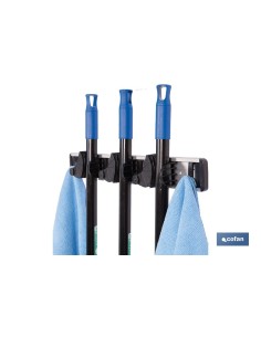 Organizzatore di scope con 3 spazi regolabili e 4 ganci