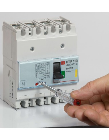 Automático caja moldeada 4P 125A Icu 16kA