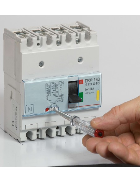 Automático caja moldeada 4P 125A Icu 16kA