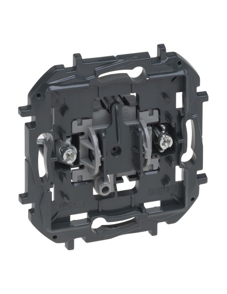 Niloé Step Single-Pole Switch 10AX 250V Recessed