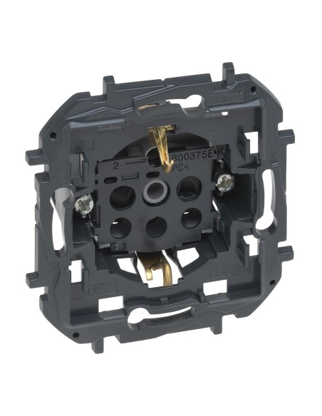 Niloé Step Recessed Socket 2P+T 16A 250V