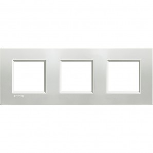 Placa cuadrada Livinglight Plata 2 x 3 módulos LNA4802M3AG